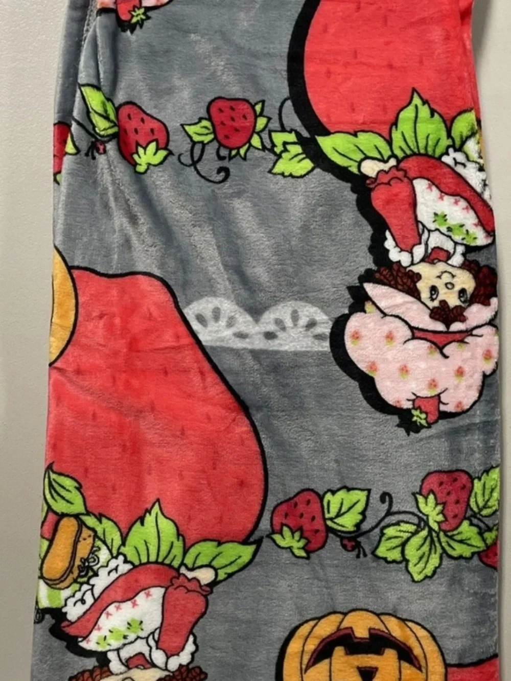 NEW! Halloween Strawberry Shortcake Plush Throw Blanket